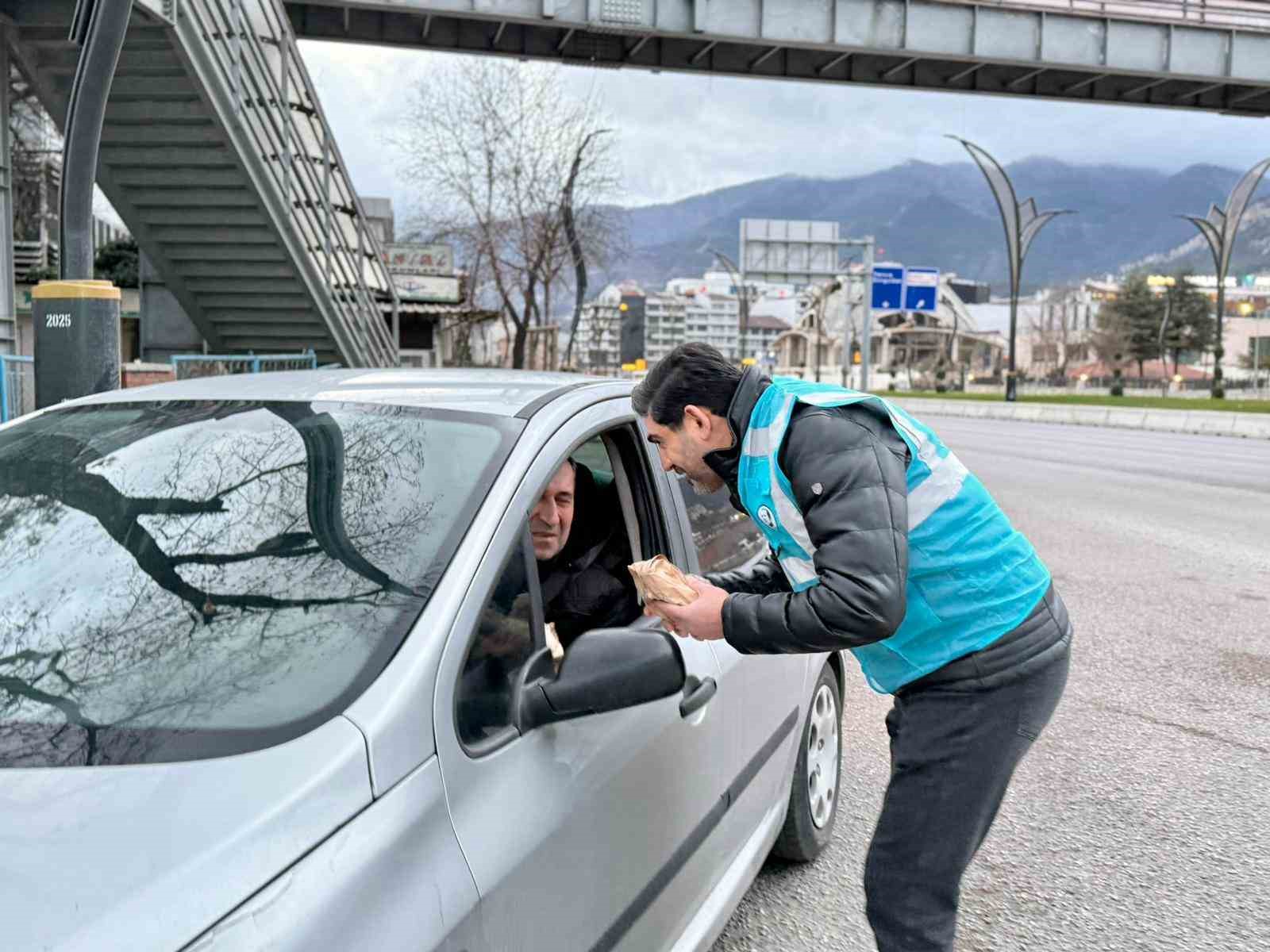AK Parti Gençlik Kollarının "İftara 5 Kala" geleneği sürüyor
