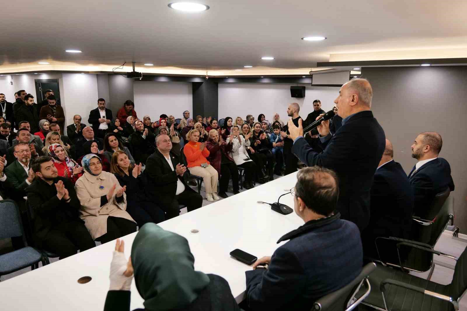 AK Parti Genel Başkan Vekili Efkan Âlâ, Eskişehir teşkilatı ile buluştu
