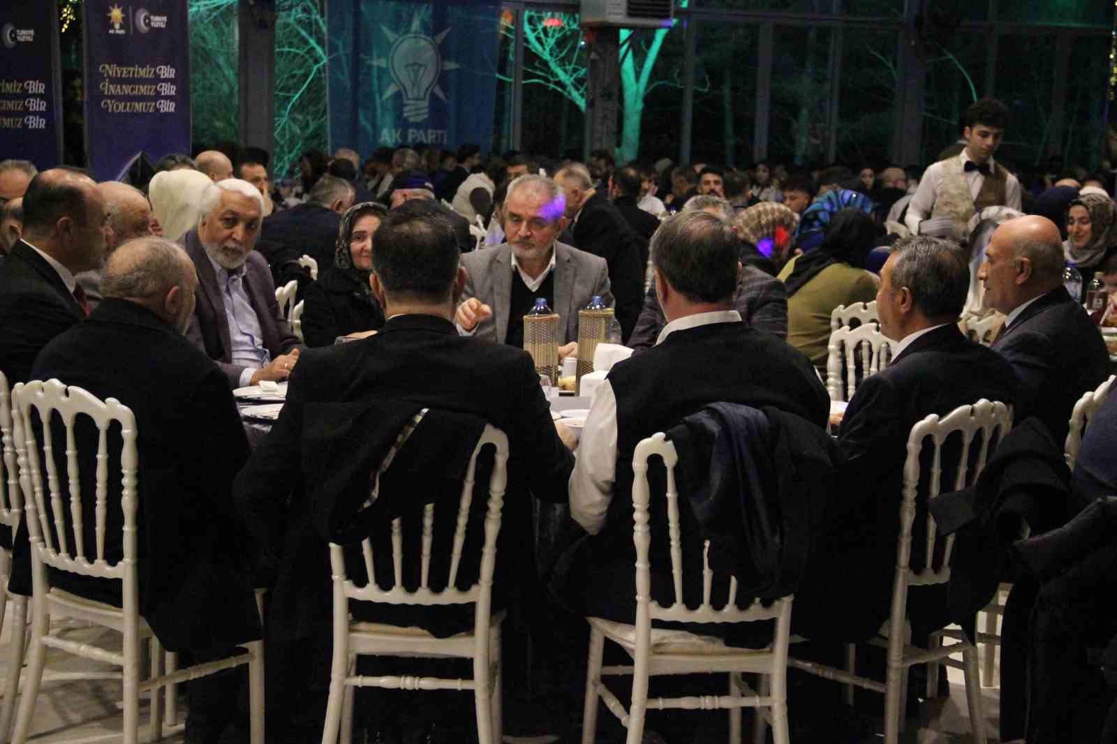 AK Parti Genel Başkan Yardımcısı Büyükgümüş: "Recep Tayyip Erdoğan’ı yeniden Cumhurbaşkanı seçeceğiz"
AK Parti Genel Başkan Yardımcısı Büyükgümüş: "Recep Tayyip Erdoğan’ı yeniden Cumhurbaşkanı seçeceğiz"