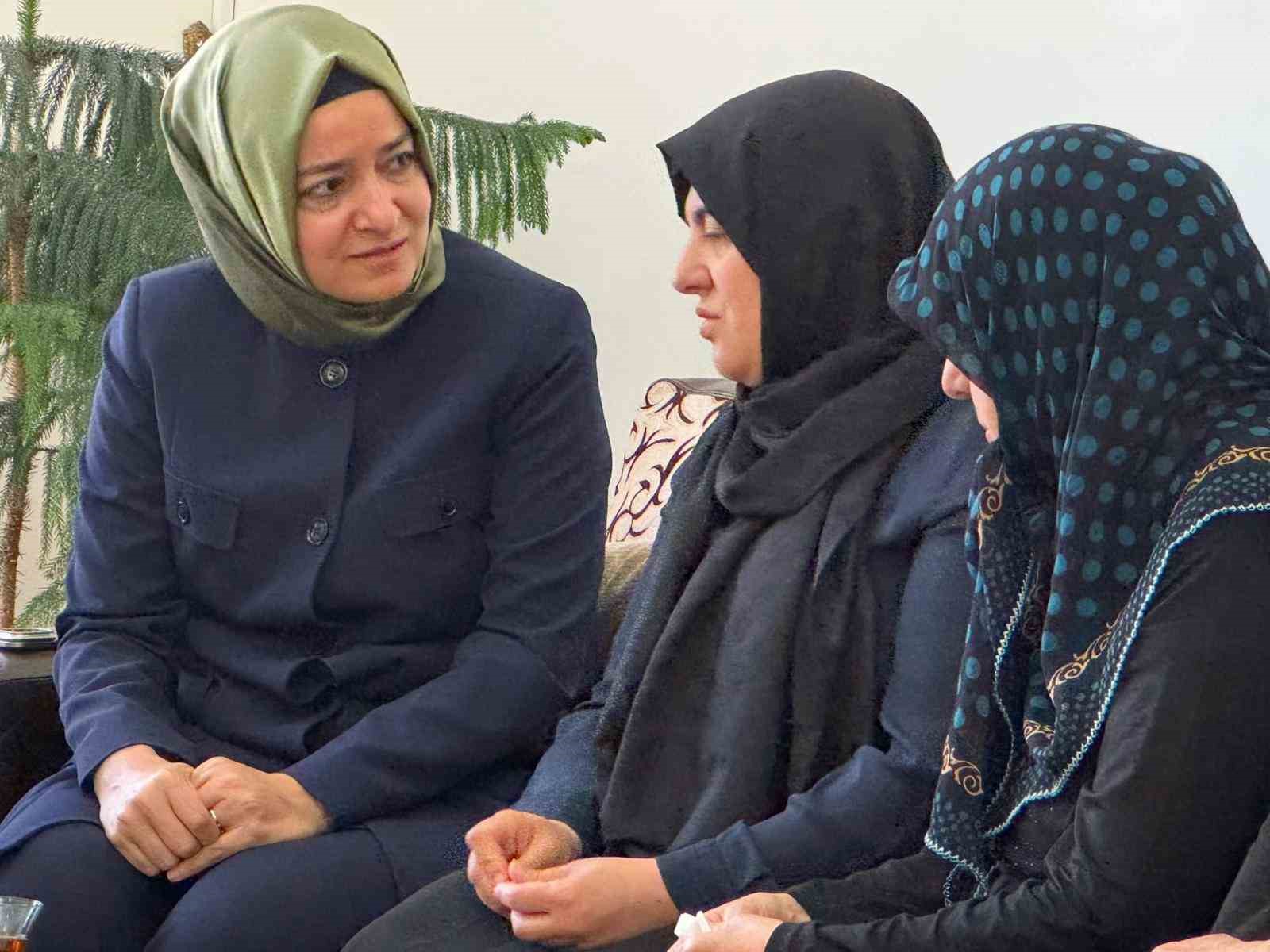 AK Parti Genel Başkan Yardımcısı Kaya, Kahramanmaraş’ta öğrencilerin aileleriyle bir araya geldi
