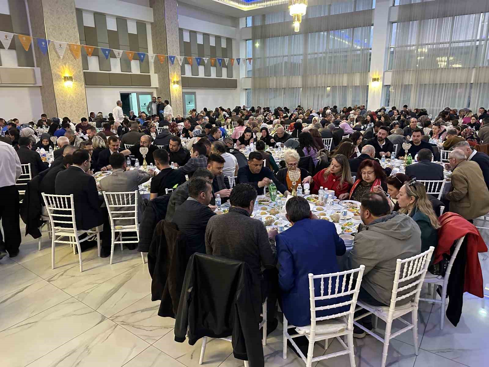 AK Parti Genel Başkan Yardımcısı Tuncer: "CHP’ye baktığımızda Türkiye’nin büyümesini konuşan bir siyaset değil, Türkiye’nin başarılarını küçümseyen bir siyaset görüyoruz"
AK Parti Genel Başkan Yardımcısı Tuncer: "CHP’ye baktığımızda Türkiye’nin büyümesini konuşan bir siyaset değil, Türkiye’nin başarılarını küçümseyen bir siyaset görüyoruz"