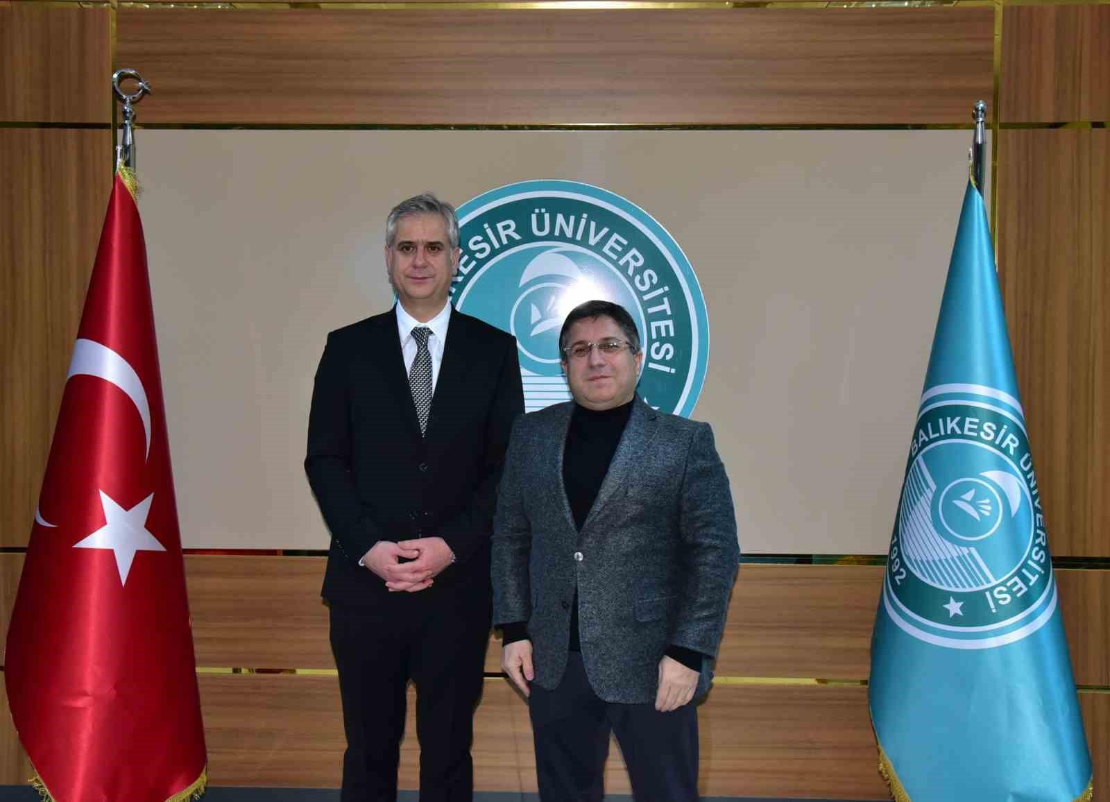 AK Parti Genel Başkan Yardımcısı Yalçın’dan Balıkesir Üniversitesine ziyaret
AK Parti Genel Başkan Yardımcısı Yalçın’dan Balıkesir Üniversitesine ziyaret