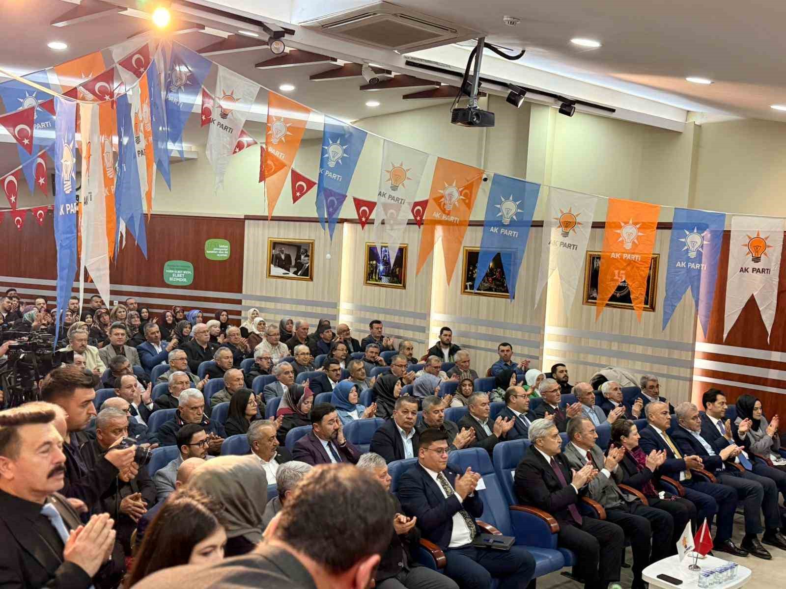 AK Parti Genel Başkan Yardımcısı Yayman: "CHP’ye bir kez daha seslenmek istiyorum; sizin içine girdiğiniz kaosla bizim işimiz yok"
