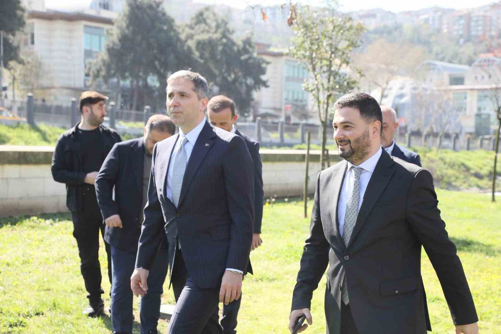 AK Parti Genel Başkan Yardımcısı Zafer Sırakaya’dan Kağıthane’ye ziyaret
AK Parti Genel Başkan Yardımcısı Zafer Sırakaya’dan Kağıthane’ye ziyaret