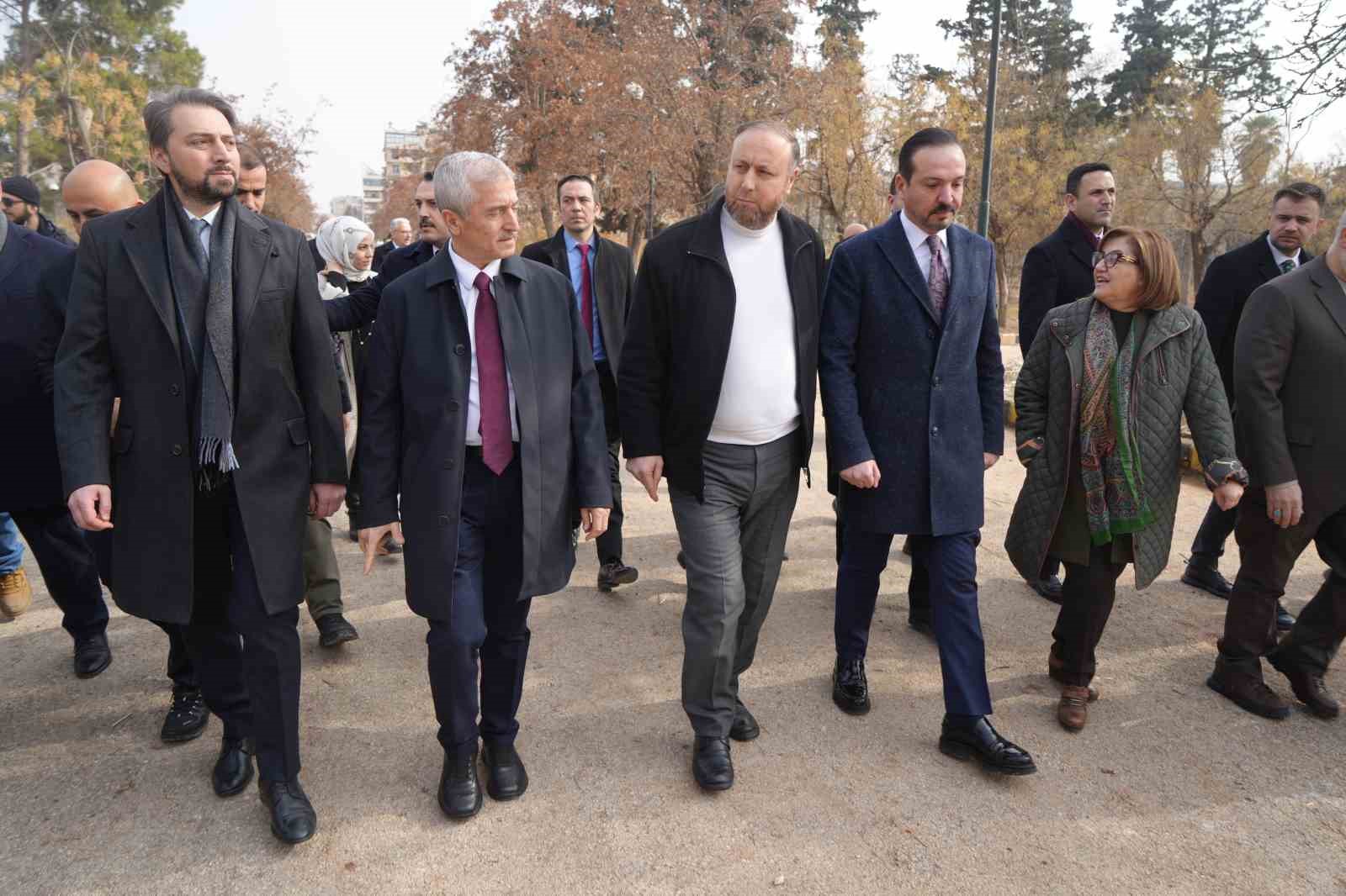 AK Parti Genel Başkan Yardımcısı Zorlu’dan Halep Valiliğine ziyaret
