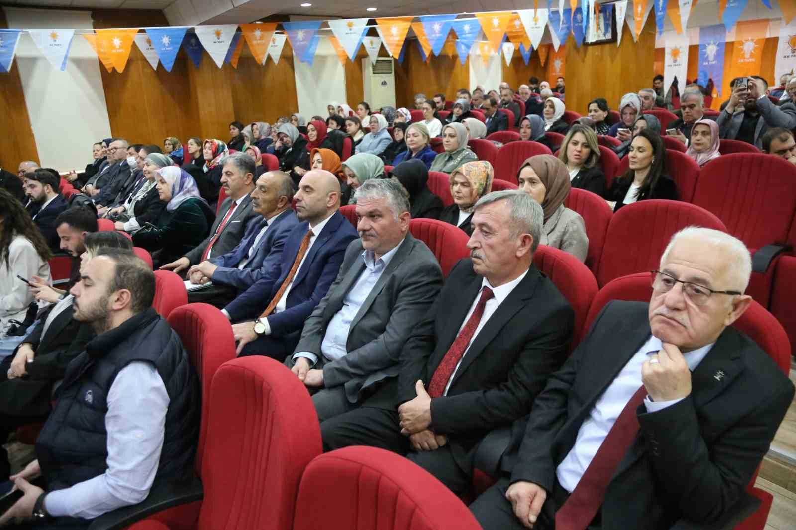 AK Parti Genel Başkanı Büyükgümüş: "Verdiğimiz onca mücadeleyle, gayemiz olan büyük ve güçlü Türkiye’yi inşa etmek için güçlü bir zemin oluşturduk"
AK Parti Genel Başkanı Büyükgümüş: "Verdiğimiz onca mücadeleyle, gayemiz olan büyük ve güçlü Türkiye’yi inşa etmek için güçlü bir zemin oluşturduk"