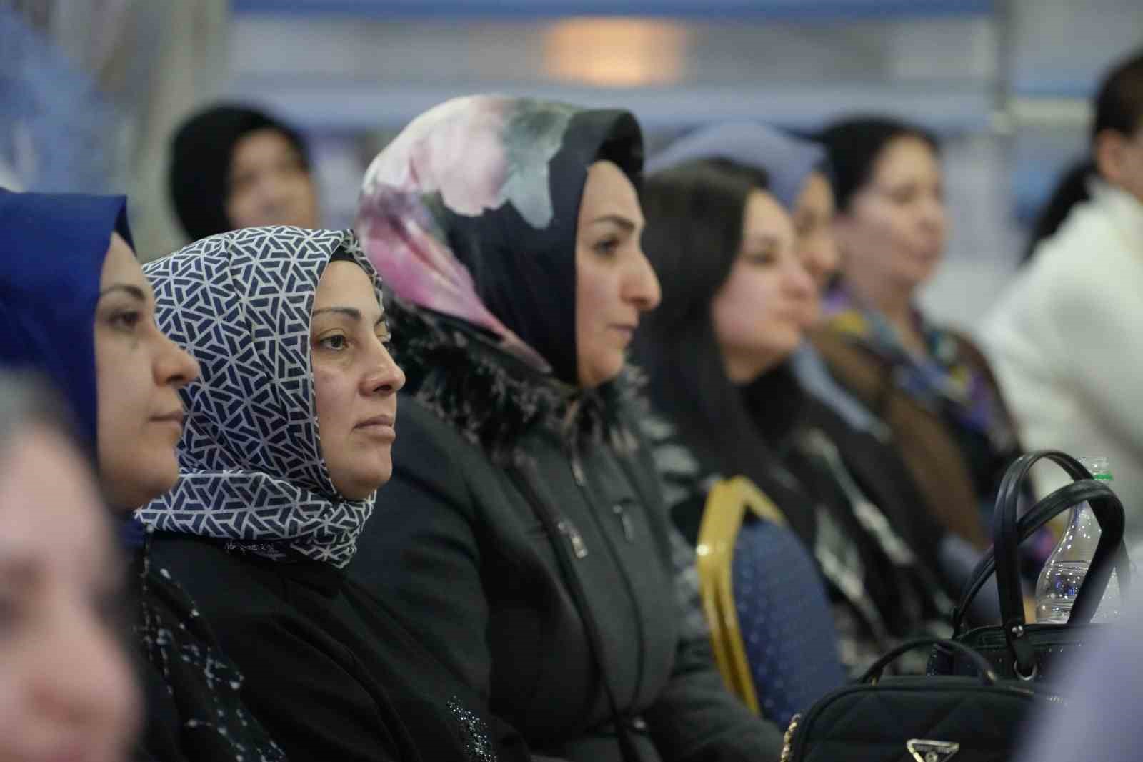 AK Parti Genel Merkez Kadın Kolları Başkanı Ercan: "Ateş çemberine rağmen hizmetlerimize devam ediyoruz"
AK Parti Genel Merkez Kadın Kolları Başkanı Ercan: "Ateş çemberine rağmen hizmetlerimize devam ediyoruz"