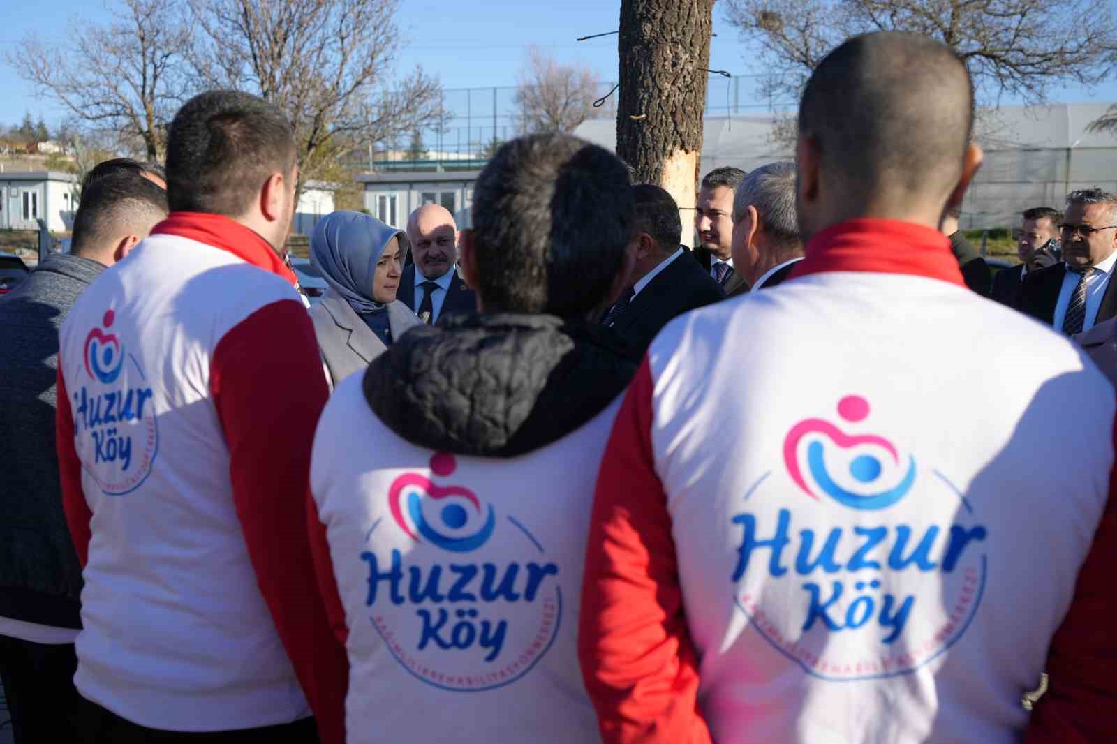 AK Parti Genel Merkez Kadın Kolları Başkanı Ercan: "Bağımlılıkla mücadelede en güçlü savunma hattı ailedir"
AK Parti Genel Merkez Kadın Kolları Başkanı Ercan: "Bağımlılıkla mücadelede en güçlü savunma hattı ailedir"