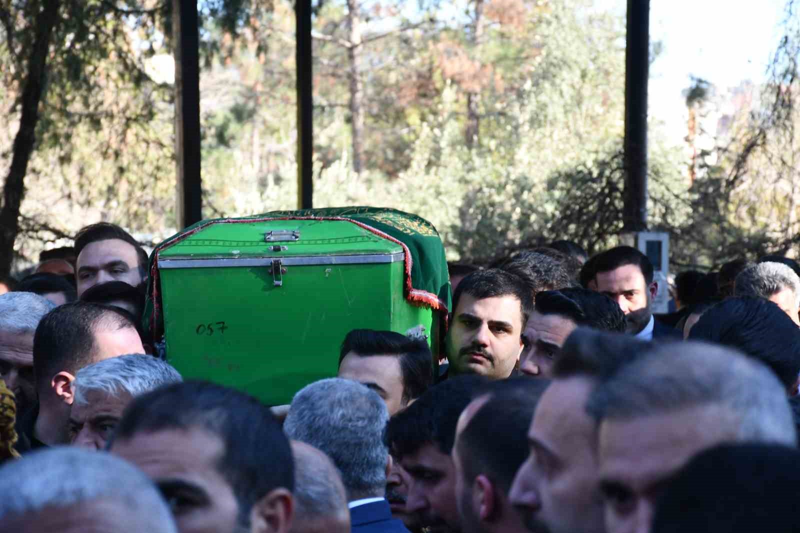 AK Parti Genel Sekreteri İnan’ın babaannesi Hacı Safiye İnan son yolculuğuna uğurlandı
