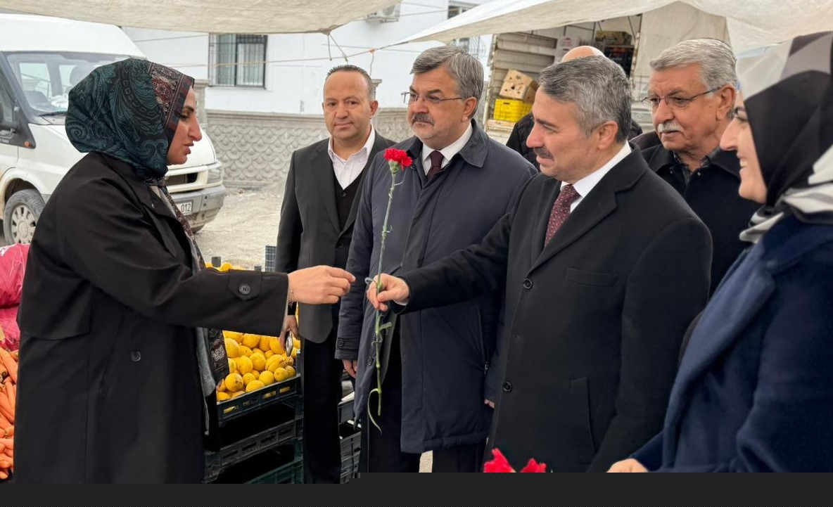 AK Parti heyeti, kadınların kadınlar gününü kutladı
