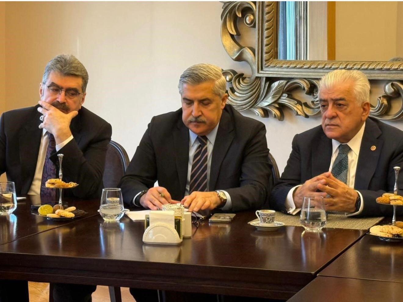 AK Parti heyeti KKTC basını ile buluştu
AK Parti heyeti KKTC basını ile buluştu