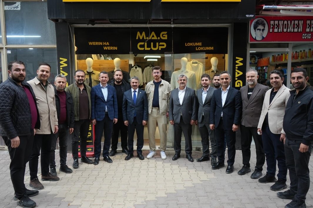 AK Parti heyetinden Gölbaşı Caddesi’nde esnaf ziyareti
