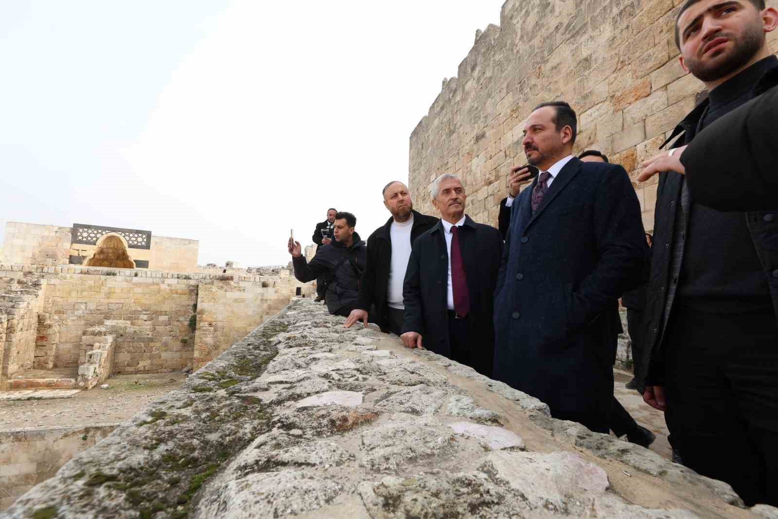 AK Parti heyetinden Halep’e çıkartma
