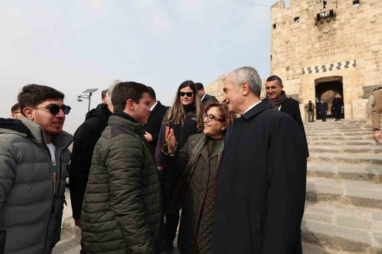 AK Parti heyetinden Halep’e çıkartma
