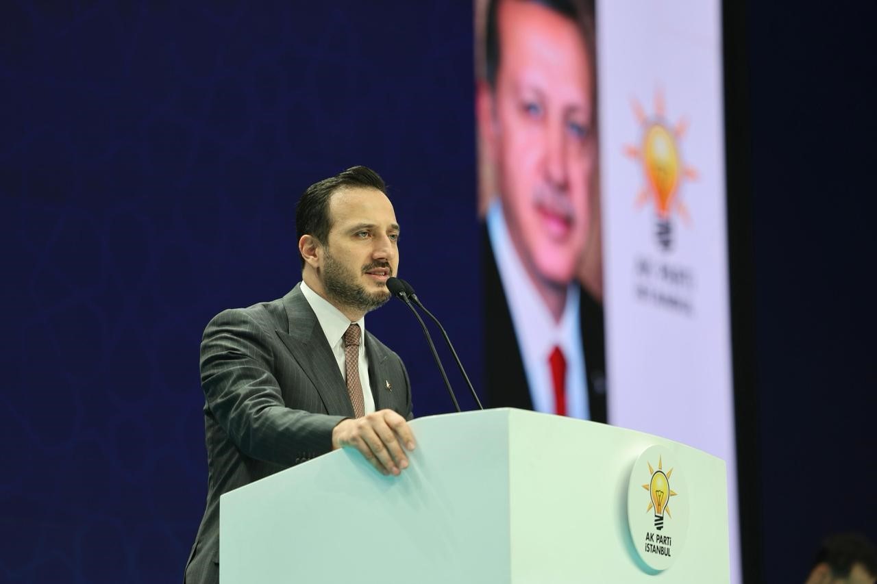 AK Parti İstanbul İl Başkanı Özdemir: "Bizler bir oldukça bölgemizde ve dünyada güven unsuru olacağız"
AK Parti İstanbul İl Başkanı Özdemir: "Bizler bir oldukça bölgemizde ve dünyada güven unsuru olacağız"