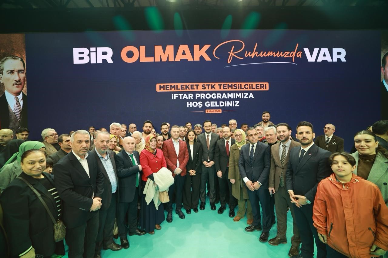 AK Parti İstanbul İl Başkanı Özdemir: "Bizler bir oldukça bölgemizde ve dünyada güven unsuru olacağız"
AK Parti İstanbul İl Başkanı Özdemir: "Bizler bir oldukça bölgemizde ve dünyada güven unsuru olacağız"