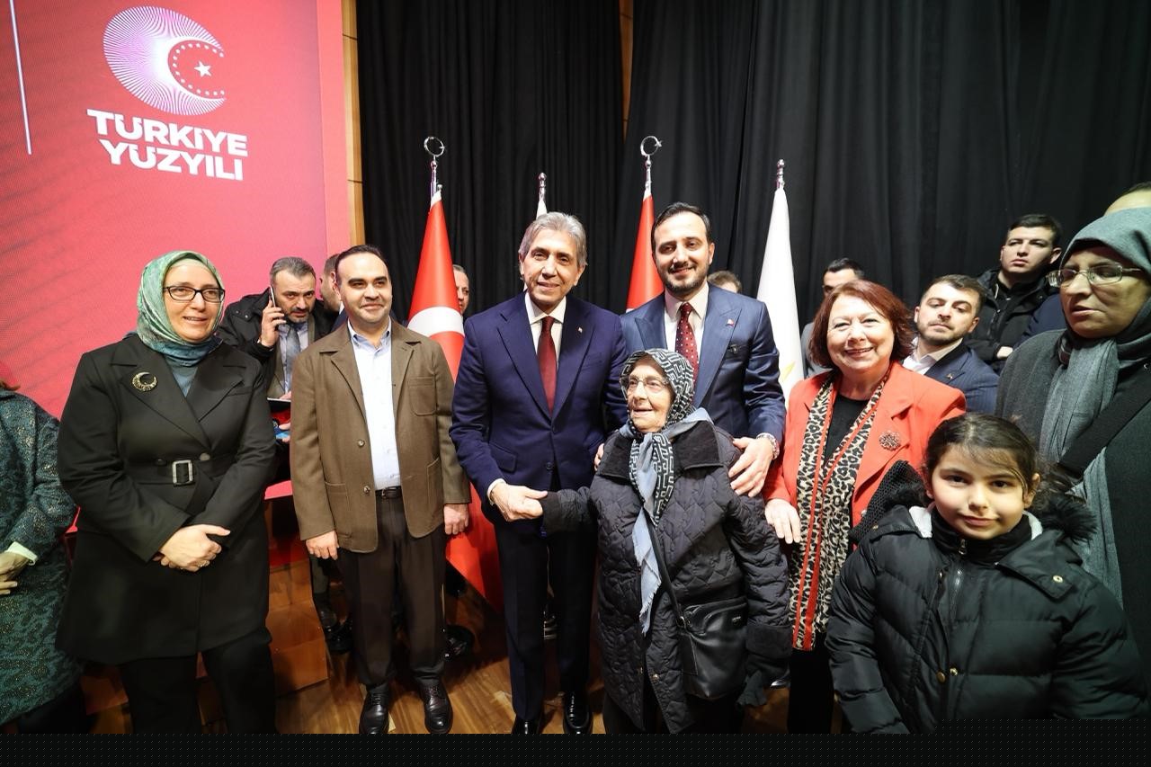 AK Parti İstanbul İl Başkanlığında bayramlaşma programı

