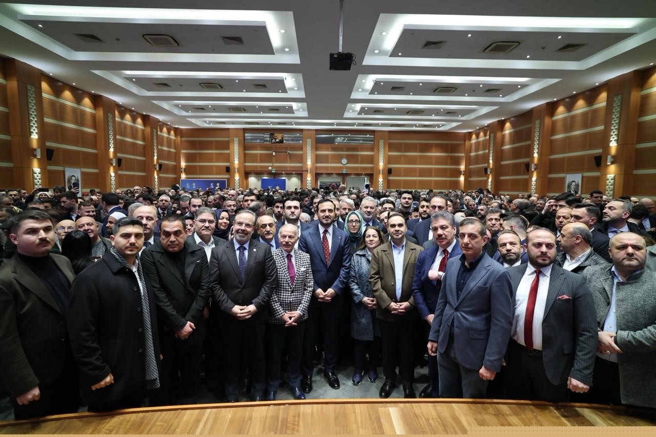 AK Parti İstanbul İl Başkanlığında bayramlaşma programı
