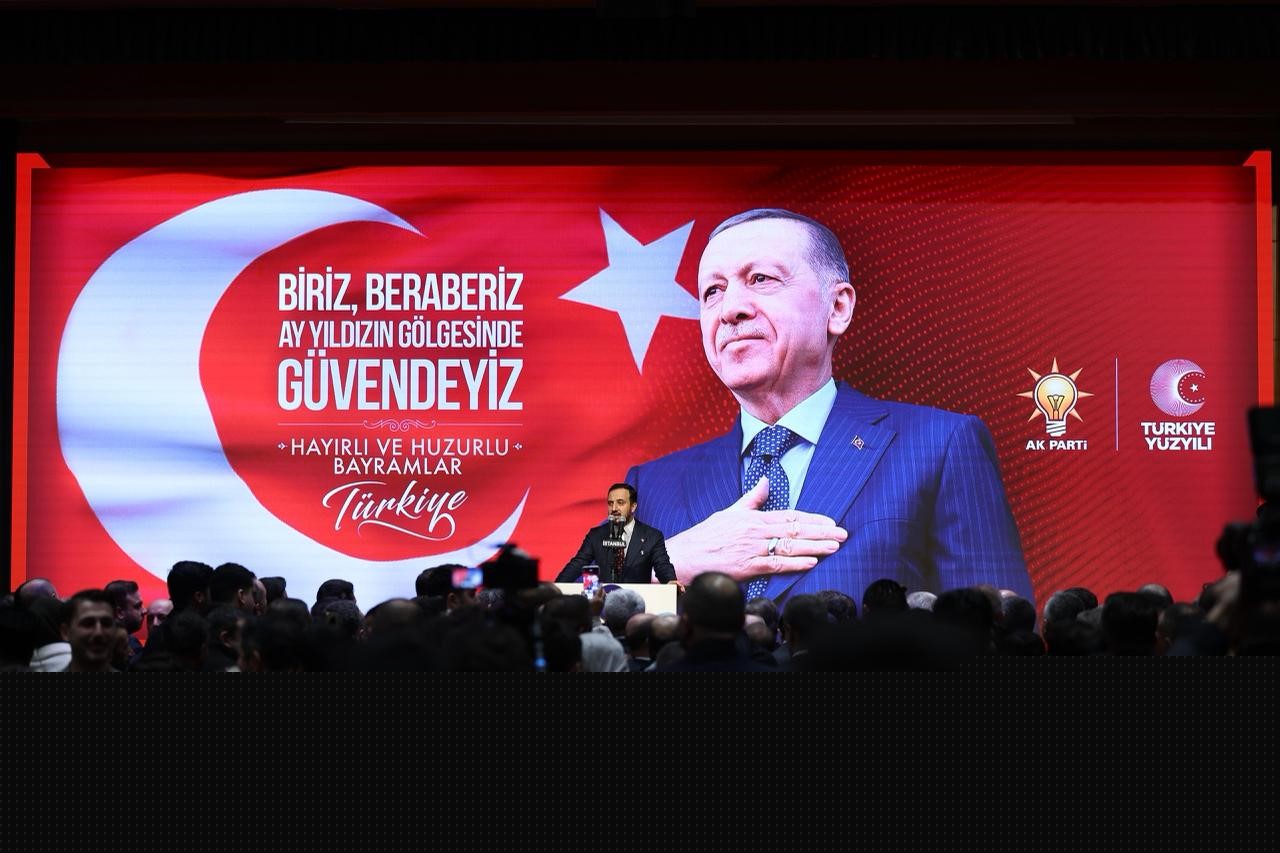 AK Parti İstanbul İl Başkanlığında bayramlaşma programı
