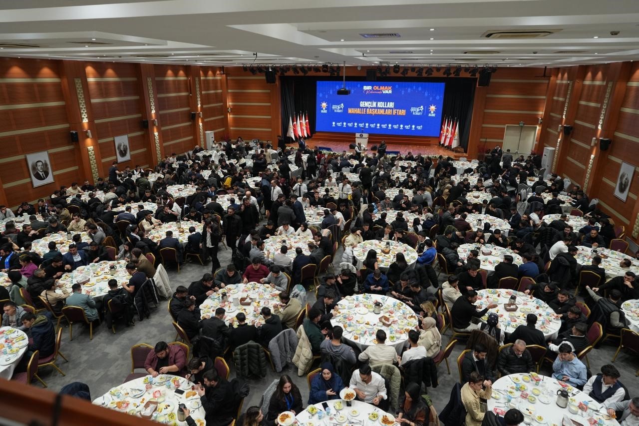 AK Parti İstanbul İl Gençlik Kolları Başkanı Yüce: "Bir senede 45 bin yeni genç üyeyi AK Gençlik’e kazandırdık"
AK Parti İstanbul İl Gençlik Kolları Başkanı Yüce: "Bir senede 45 bin yeni genç üyeyi AK Gençlik’e kazandırdık"