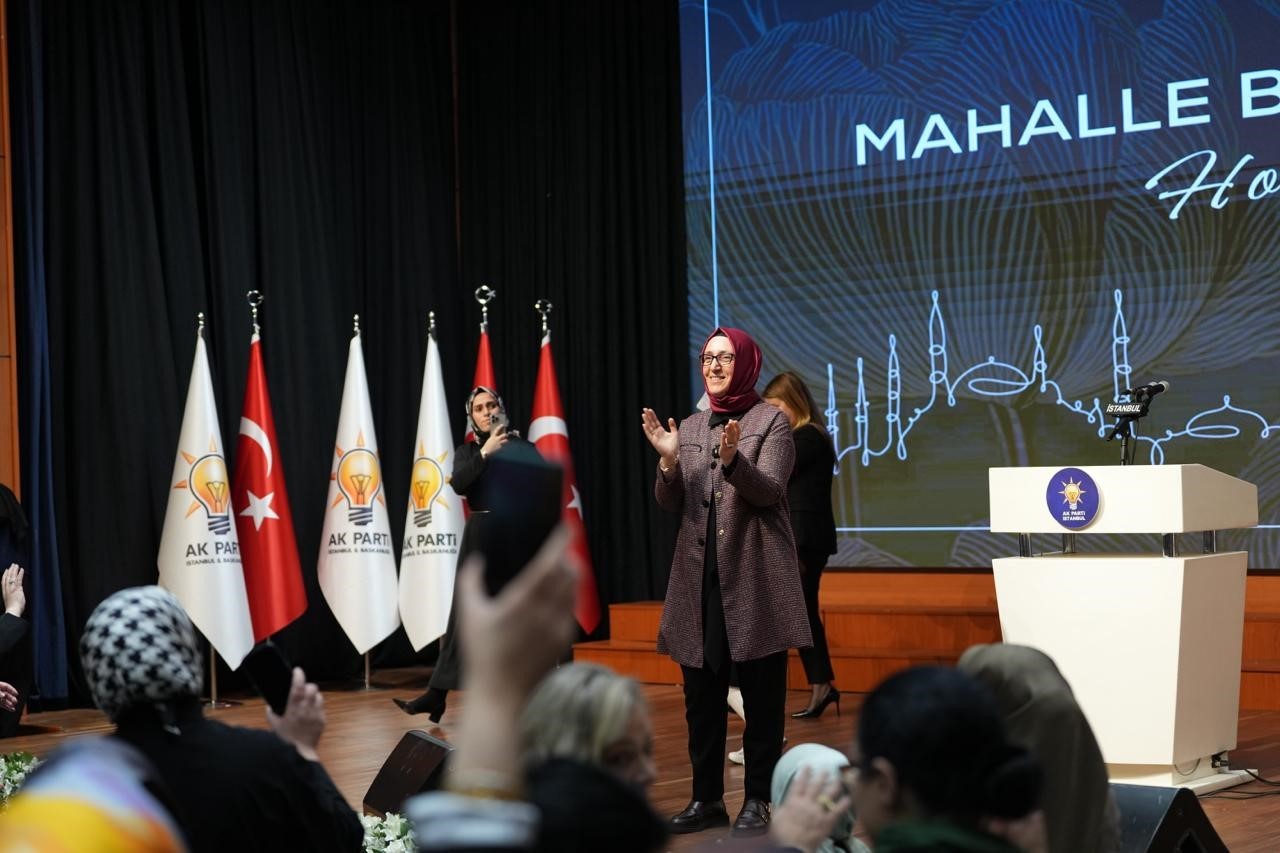 AK Parti İstanbul İl Kadın Kolları Başkanlığı tarafından kadın kolları mahalle başkanlarına yönelik iftar programı düzenlendi
