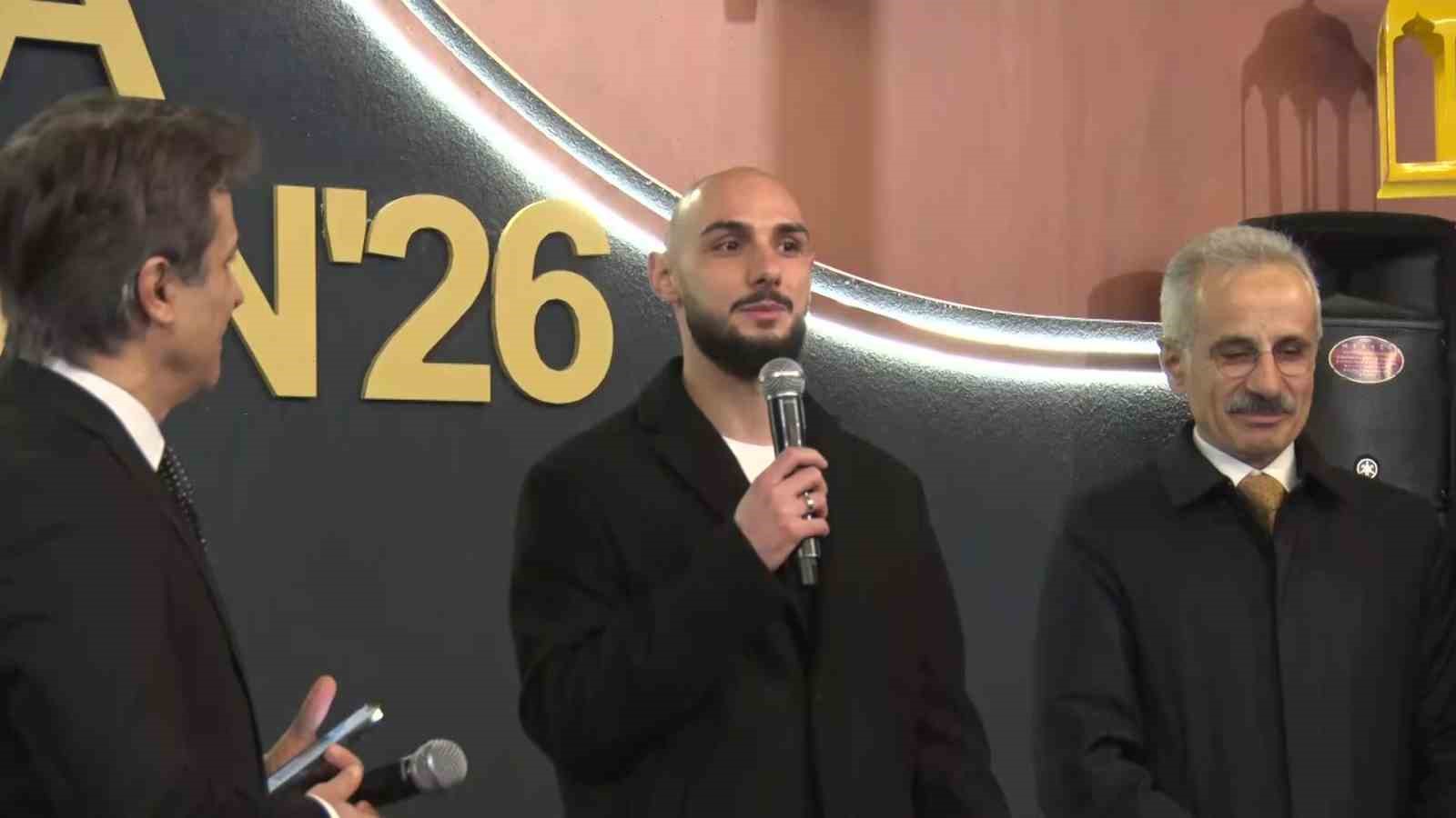 AK Parti İstanbul Milletvekili Derya Ayaydın’dan, gençlere milli futbolcuyla sürpriz ziyaret
