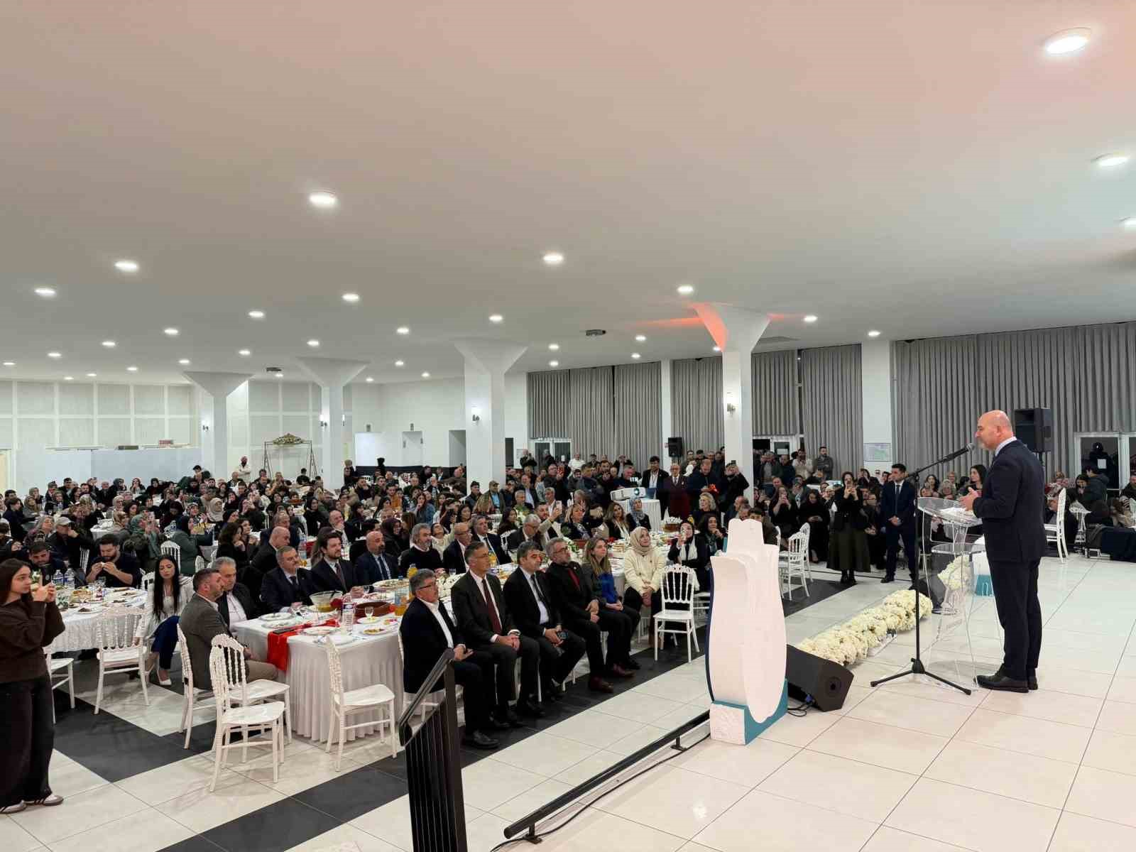 AK Parti İstanbul Milletvekili Soylu: "Avrupa’daki Türkler yükseliyor"
