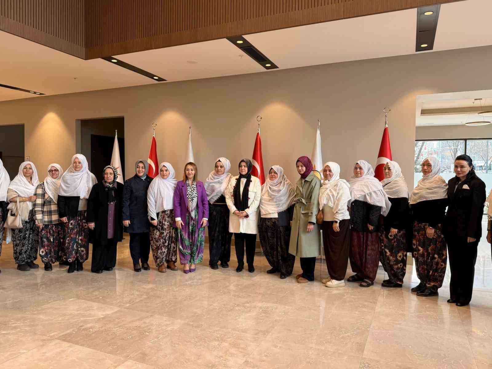 AK Parti Kadın Kolları Başkanı Ercan: "Zeynep Güneş’e yapılan düpedüz kadına yönelik zihinsel şiddettir"
