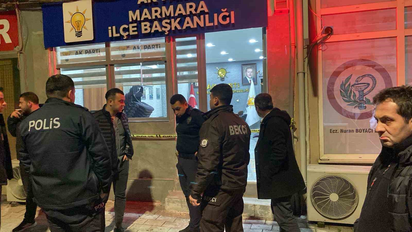 AK Parti Marmara ilçe binasına taşlı saldırı
