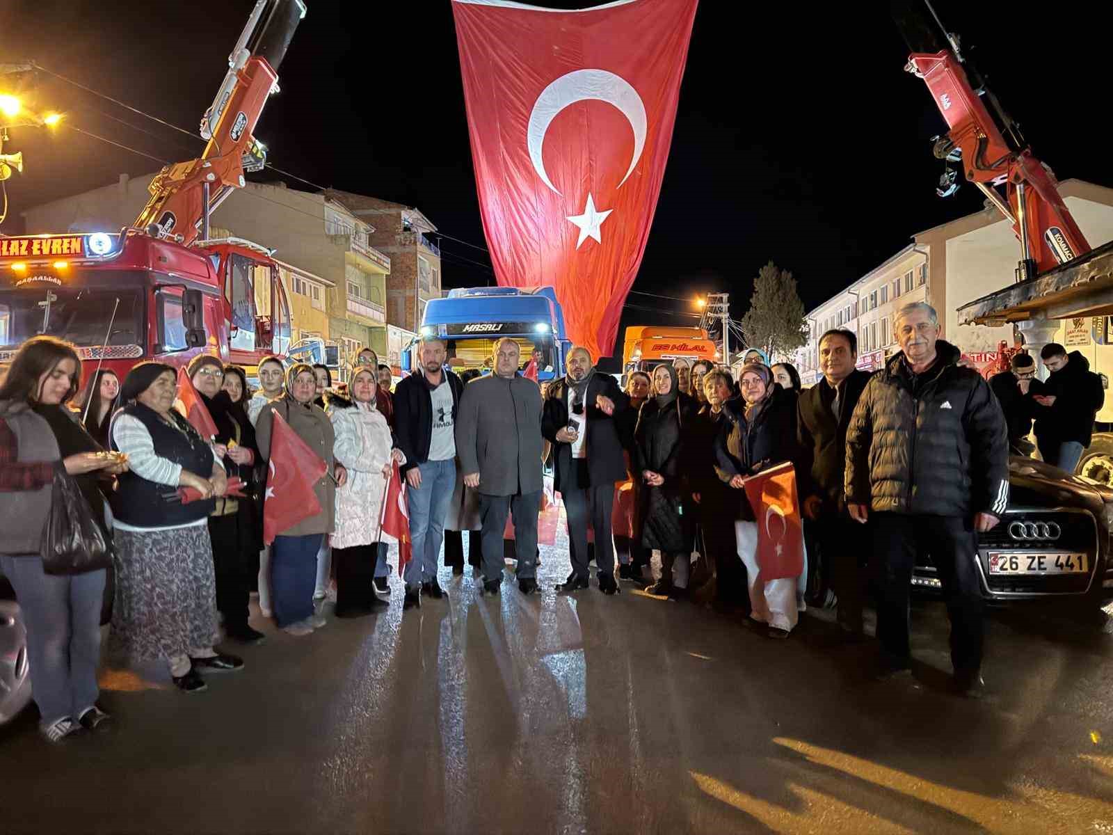 AK Parti ve MHP’den Türk bayrağına destek etkinliği
