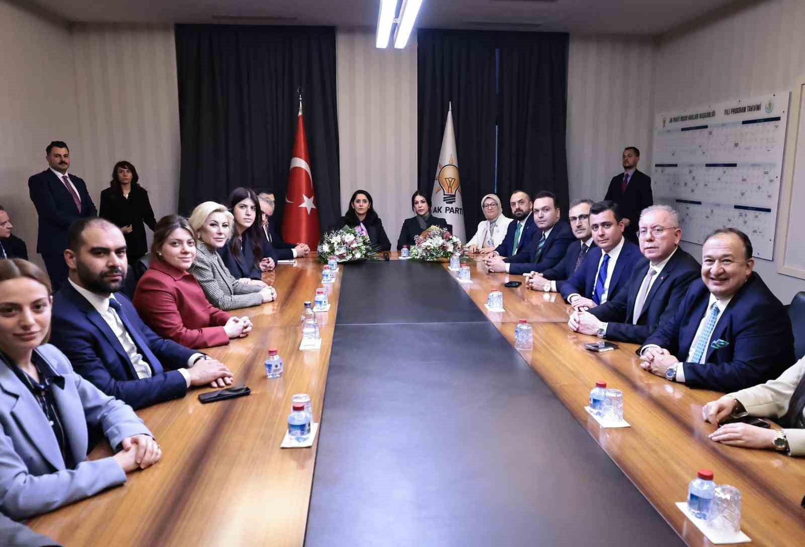 AK Parti’de devir teslim: Nilhan Ayan göreve başladı
AK Parti’de devir teslim: Nilhan Ayan göreve başladı