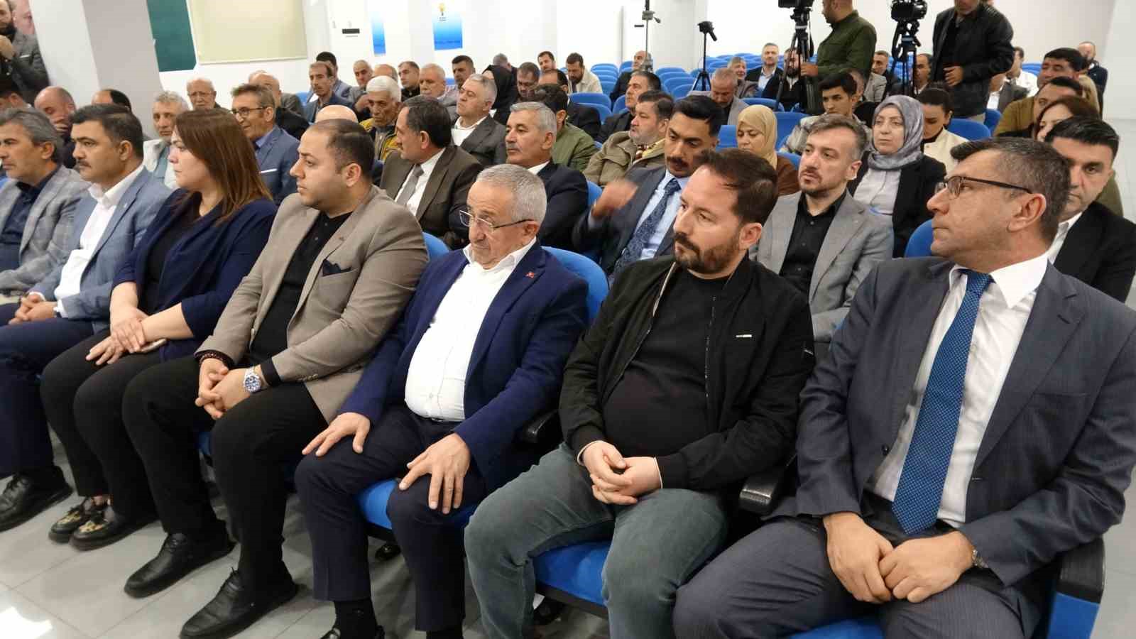 AK Parti’den CHP’ye mehter tepkisi
