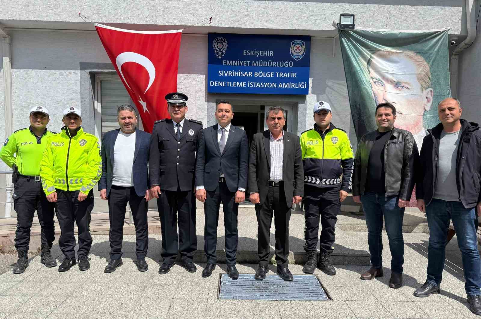 AK Parti’den emniyet mensuplarına ziyaret
