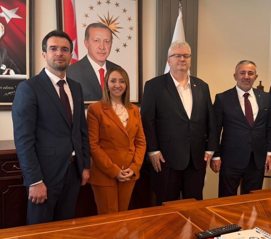 AK Partili belediye başkanları ilçelerin talepleri bakanlıklara taşıdı
