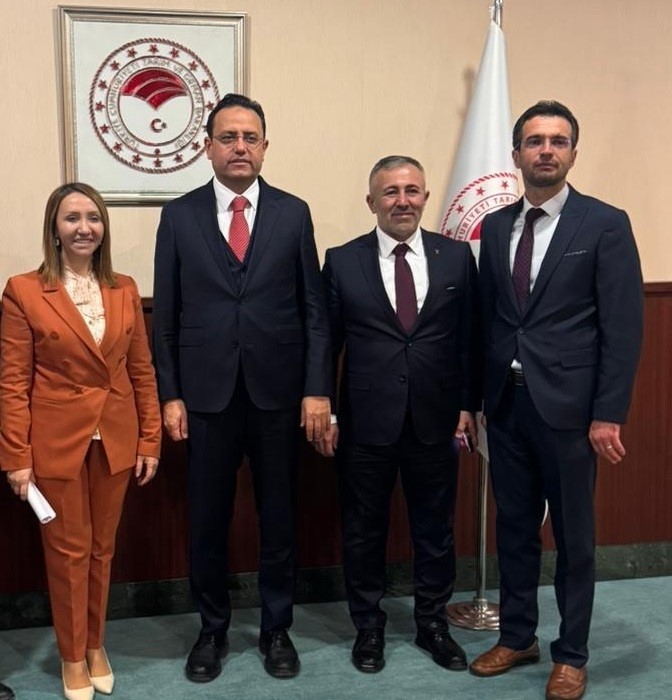 AK Partili belediye başkanları ilçelerin talepleri bakanlıklara taşıdı
