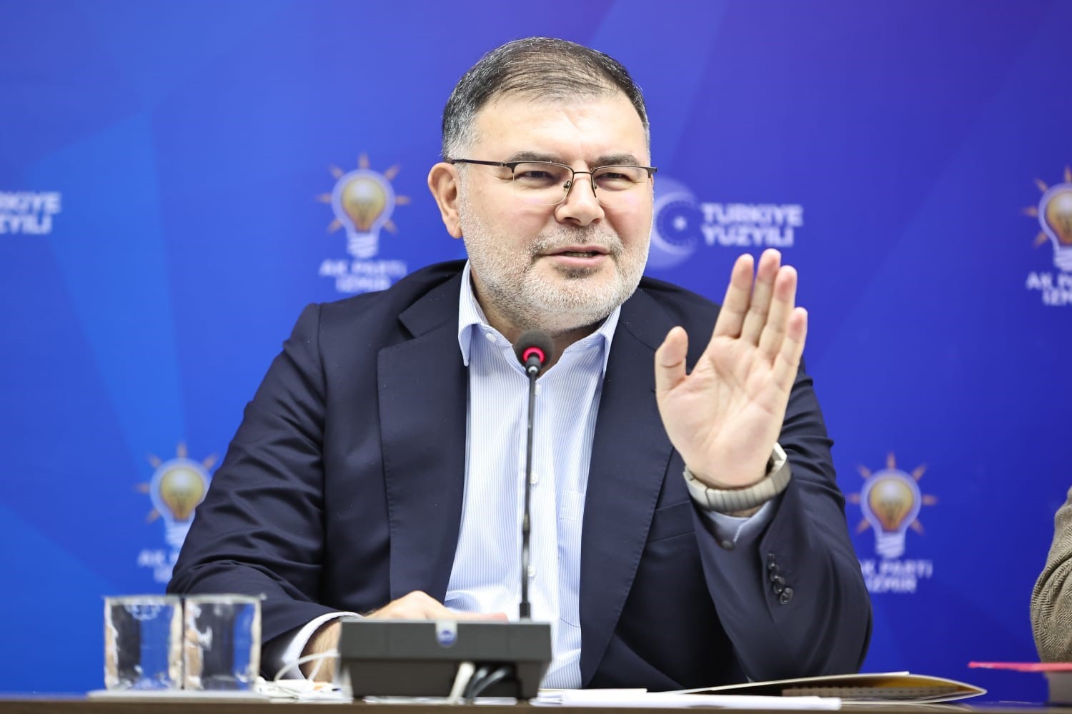 AK Partili Saygılı: "CHP belediyeciliği eser değil, engel üretiyor"
