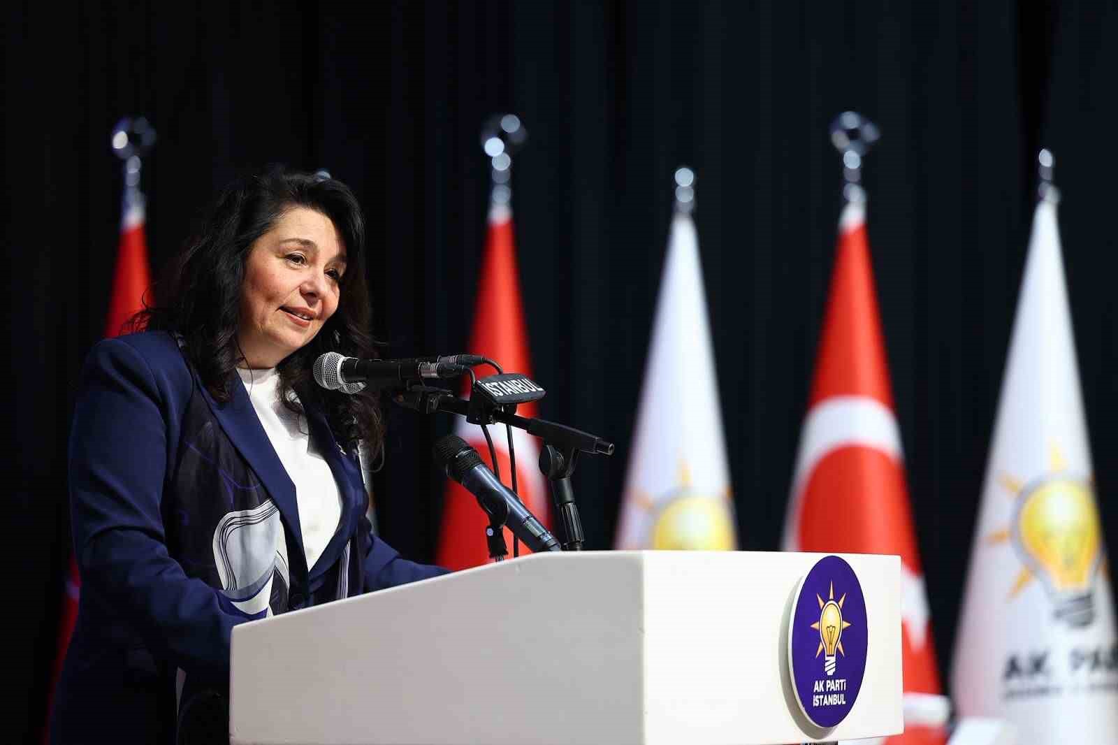 AK Parti’nin "Gelenekten Geleceğe İftarı"nda 400 usta sanatçı bir araya geldi
