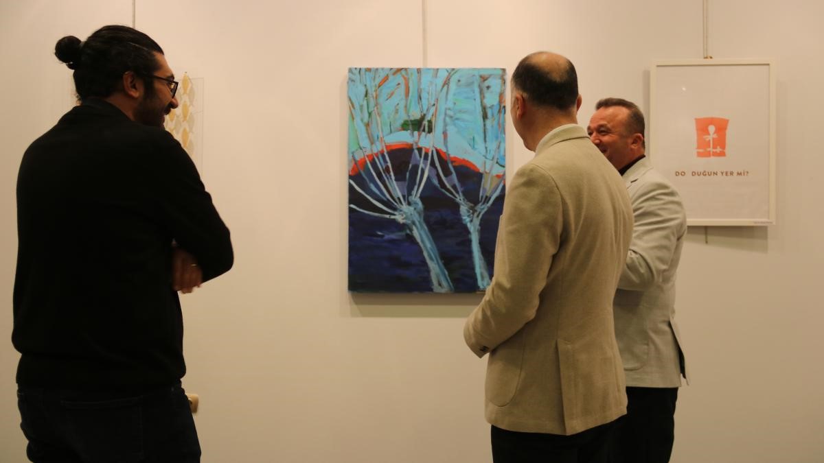 Akademisyenlerin yaptığı eserler sanatseverlerle buluştu
