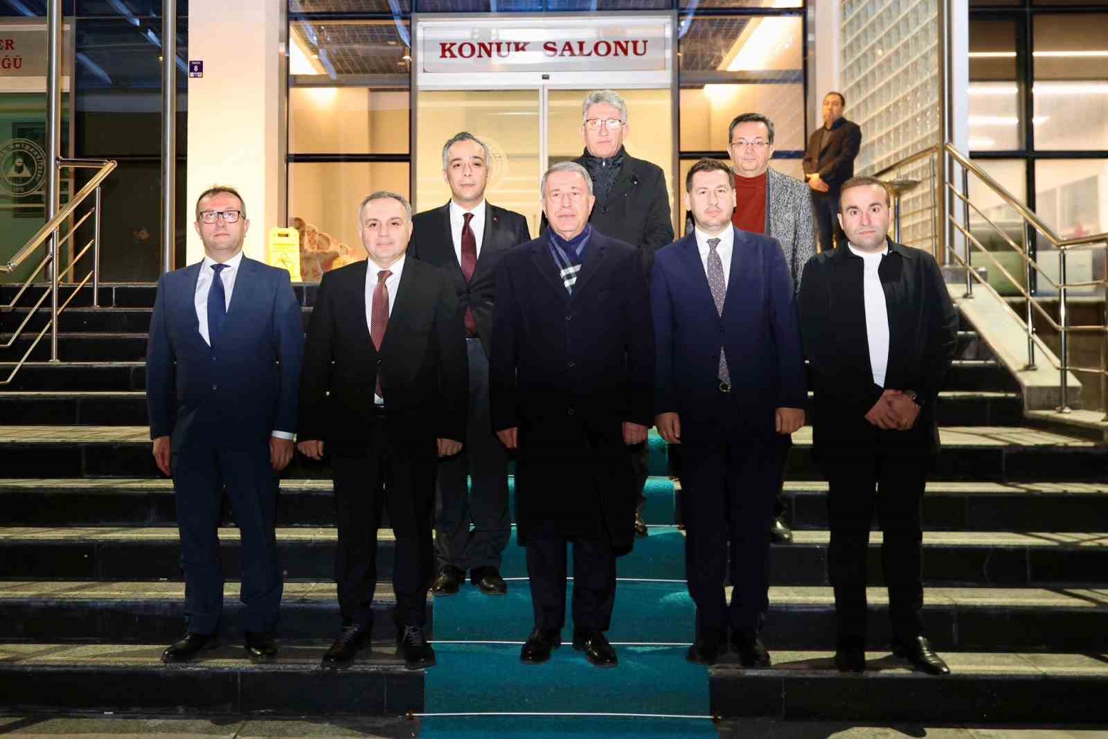 Akar, ERÜ öğrencileri ile iftarda buluştu
