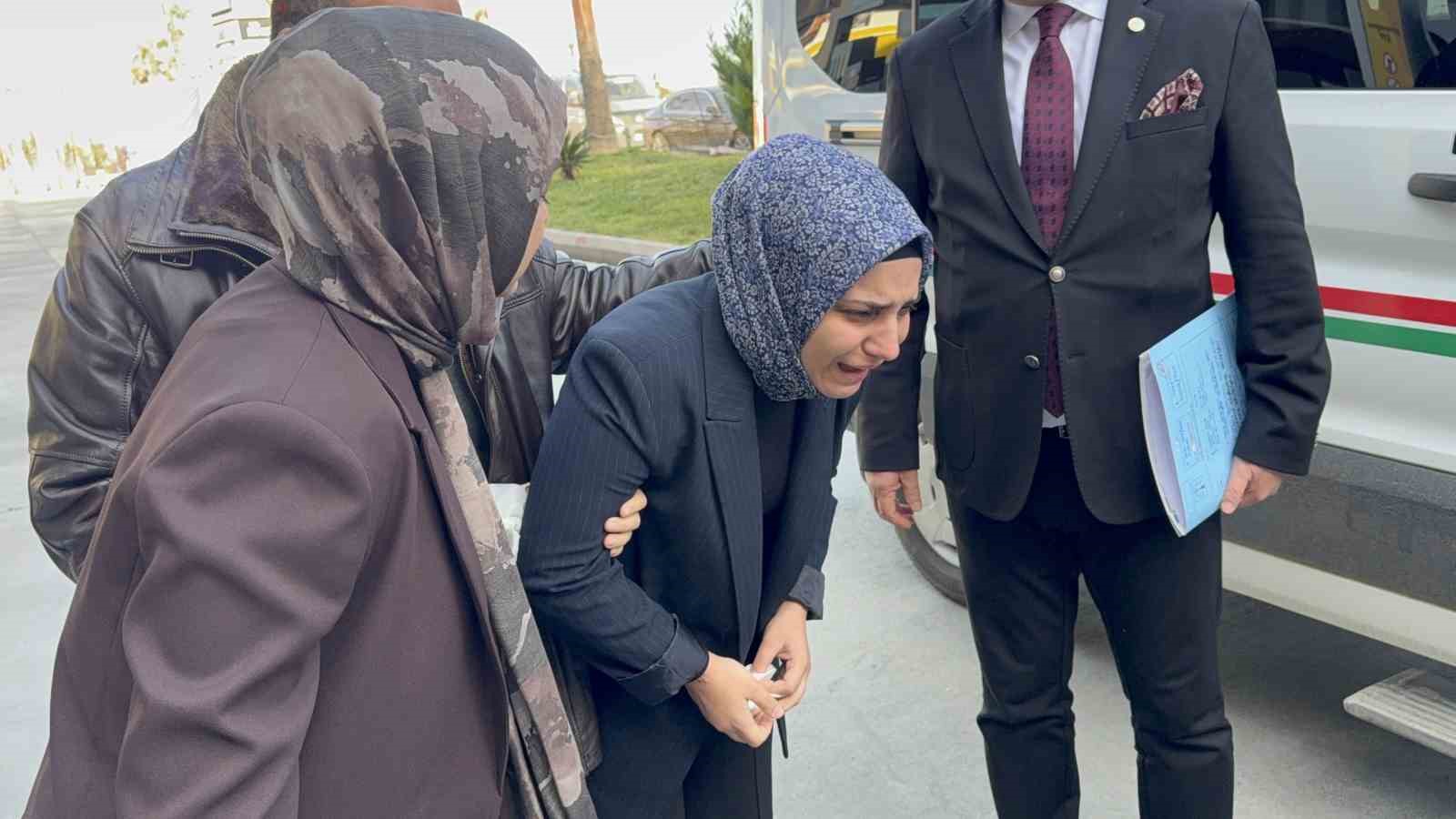 Akaryakıt istasyonu faciasında keşif: Acılı anne olay yerine ilk kez geldi, gözyaşlarına boğuldu
