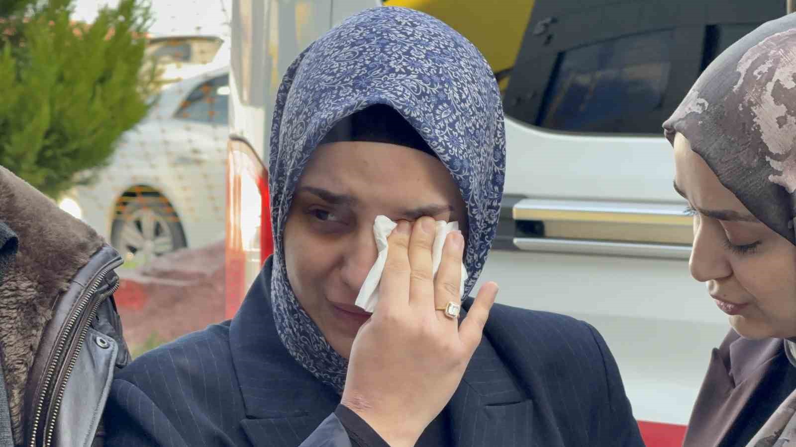 Akaryakıt istasyonu faciasında keşif: Acılı anne olay yerine ilk kez geldi, gözyaşlarına boğuldu
