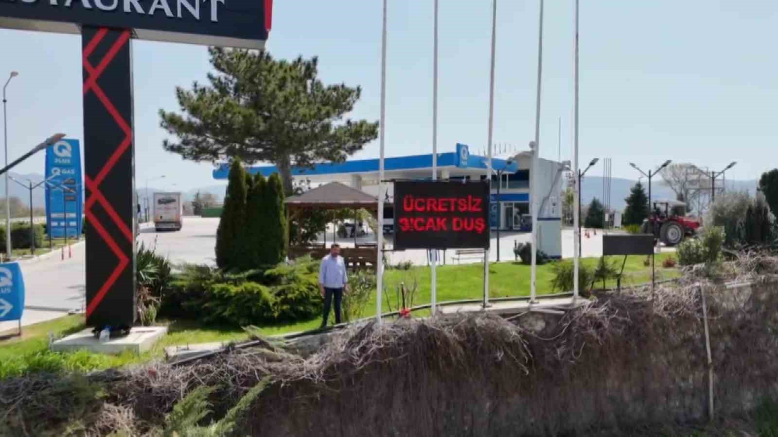 Akaryakıt istasyonundan ücretsiz sıcak duş
