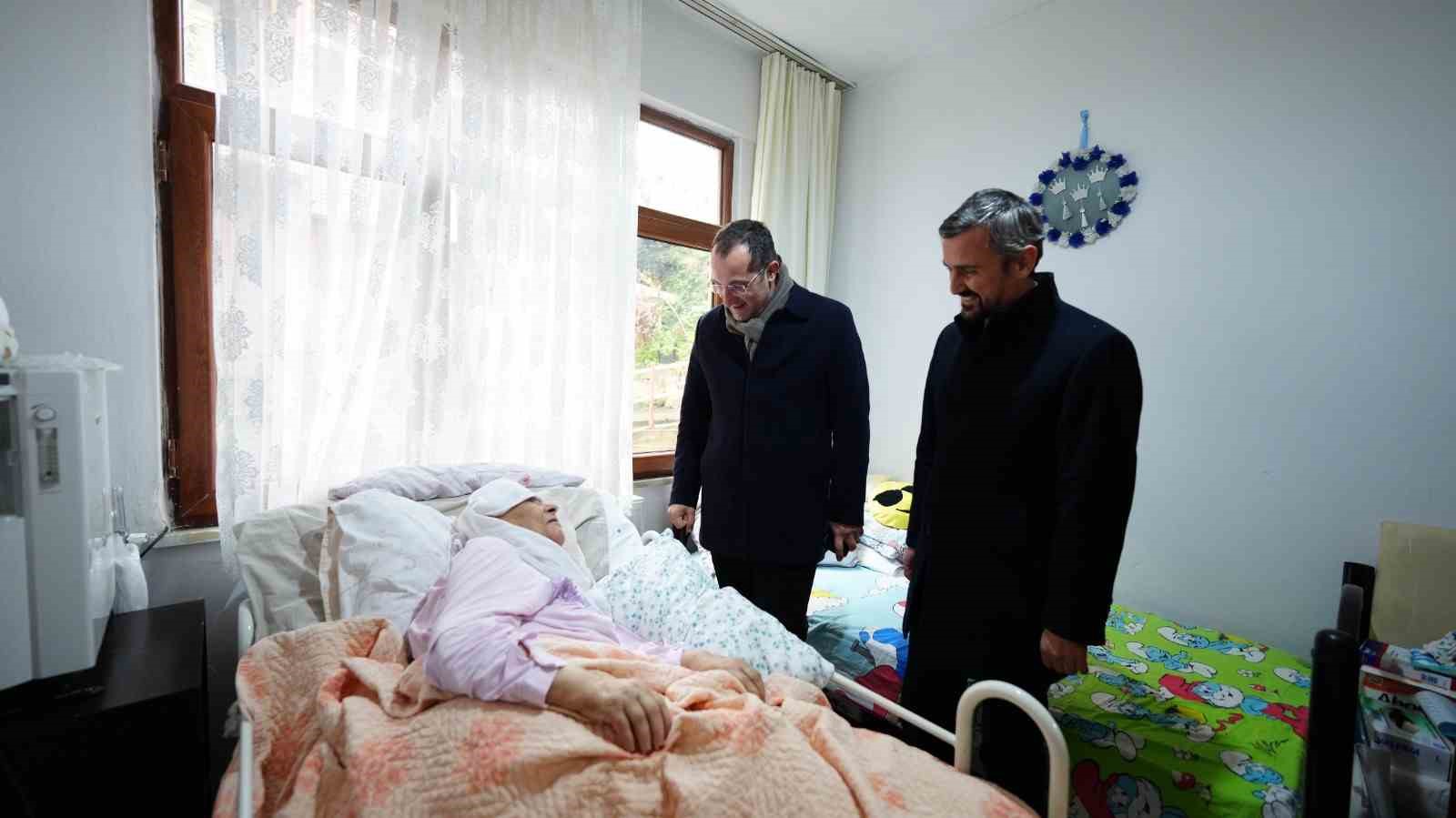 Akçaabat Belediye Başkanı Ekim hastaları evlerinde ziyaret etti
Akçaabat Belediye Başkanı Ekim hastaları evlerinde ziyaret etti