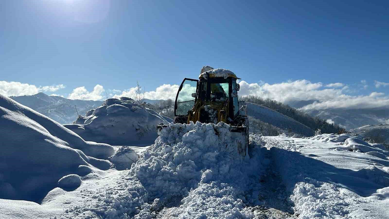 Akçaabat’ta karla mücadele
