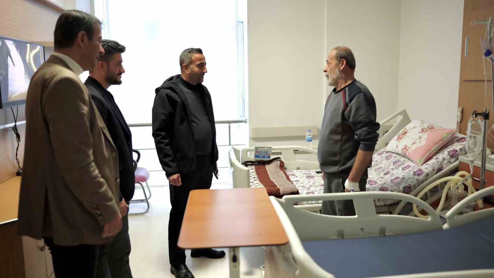 Akçadağ Belediye Başkanı Ulutaş’tan hastane ziyareti
