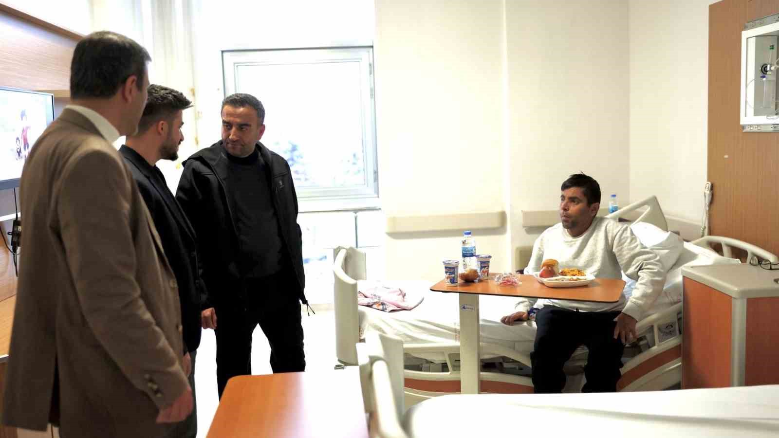 Akçadağ Belediye Başkanı Ulutaş’tan hastane ziyareti
