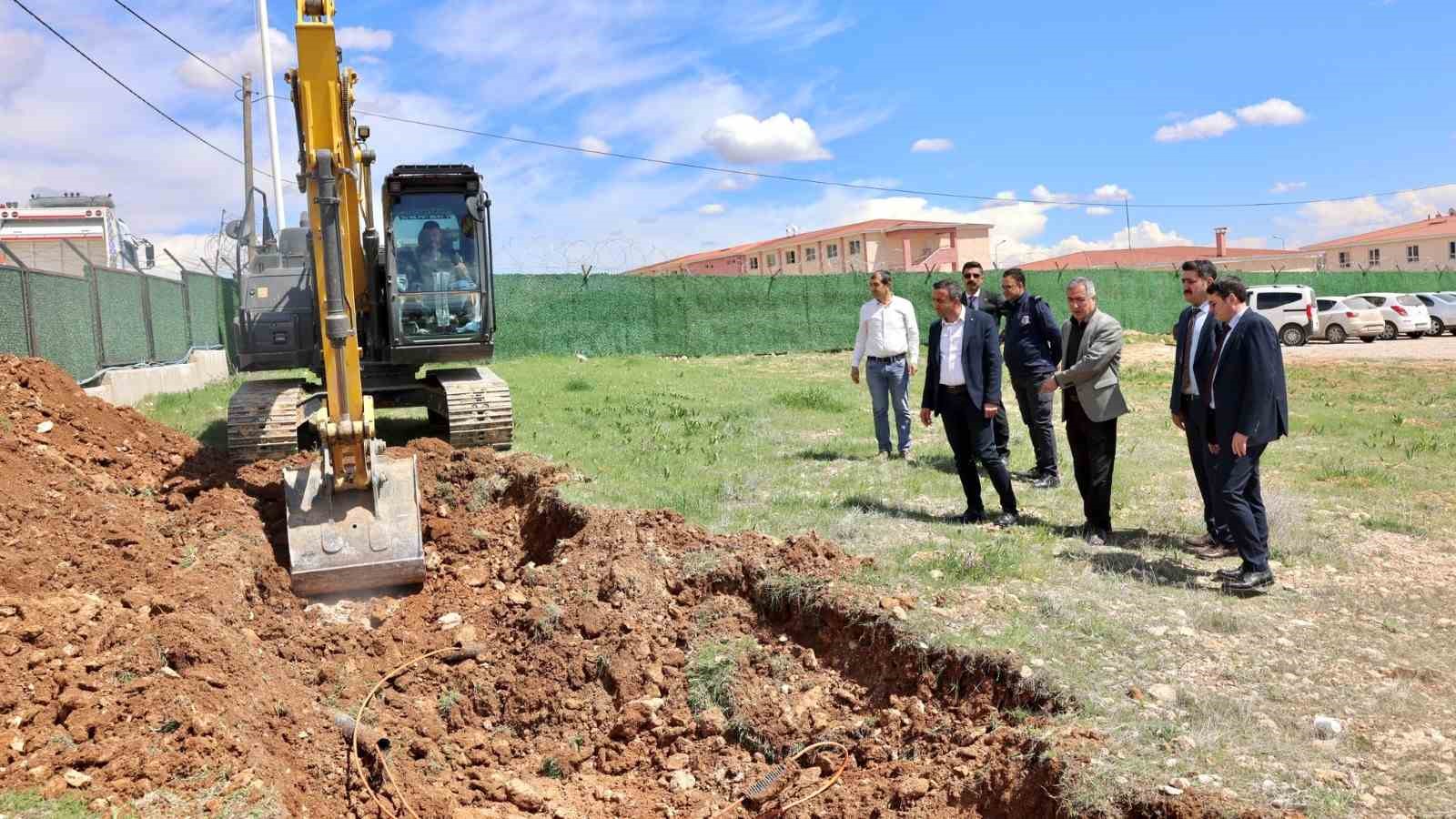 Akçadağ’da  112 Acil Sağlık İstasyonu için ilk kazma vuruldu
