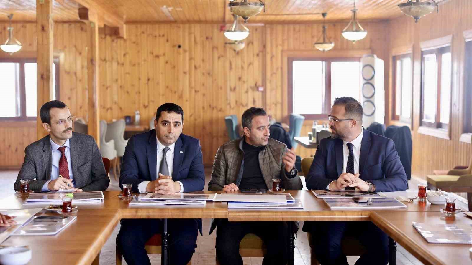 Akçadağ’da Levent Vadisi ve höyük alanı için proje değerlendirme toplantısı
