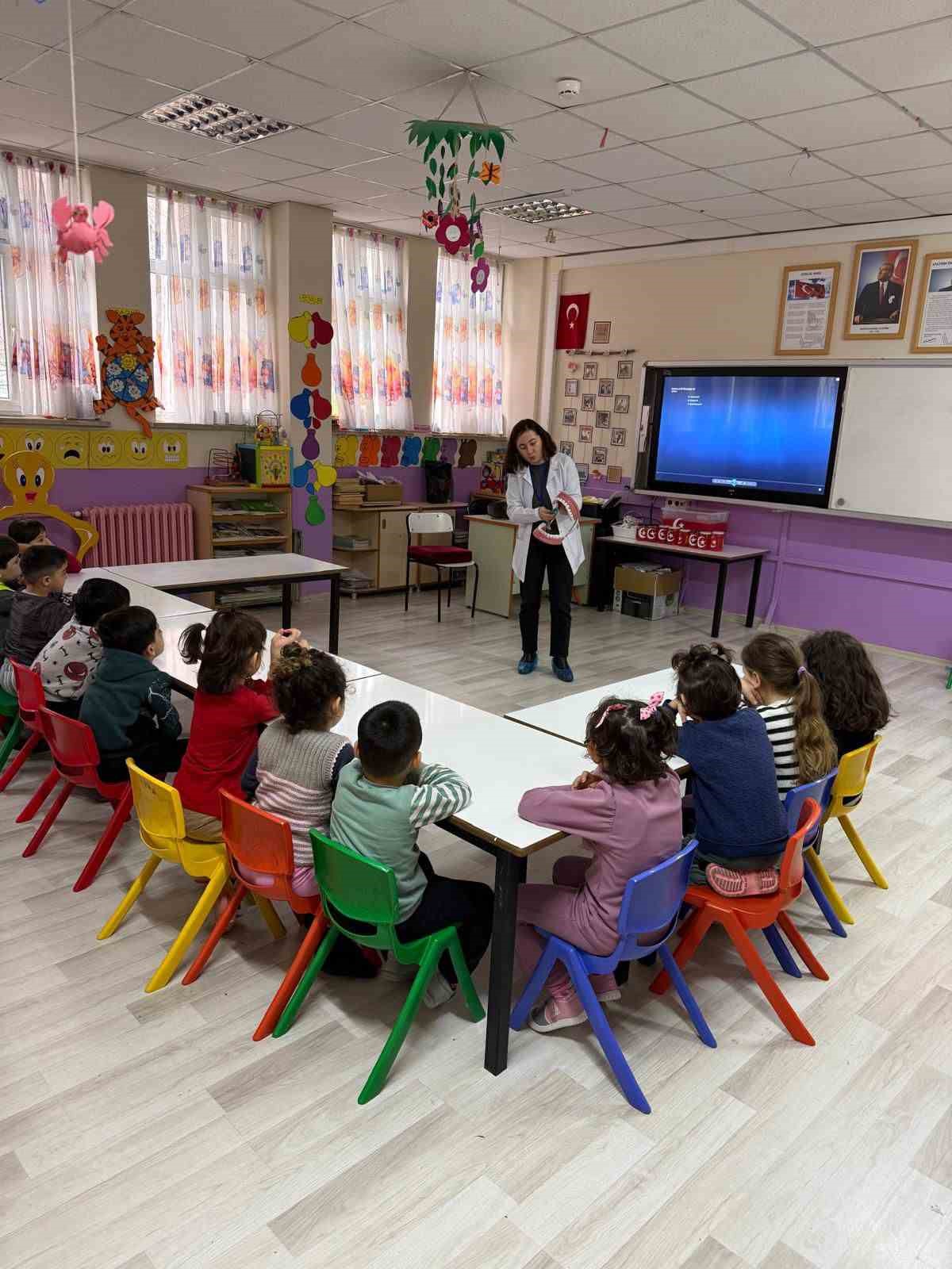 Akçakoca’da minik öğrencilere ağız ve diş sağlığı eğitimi
