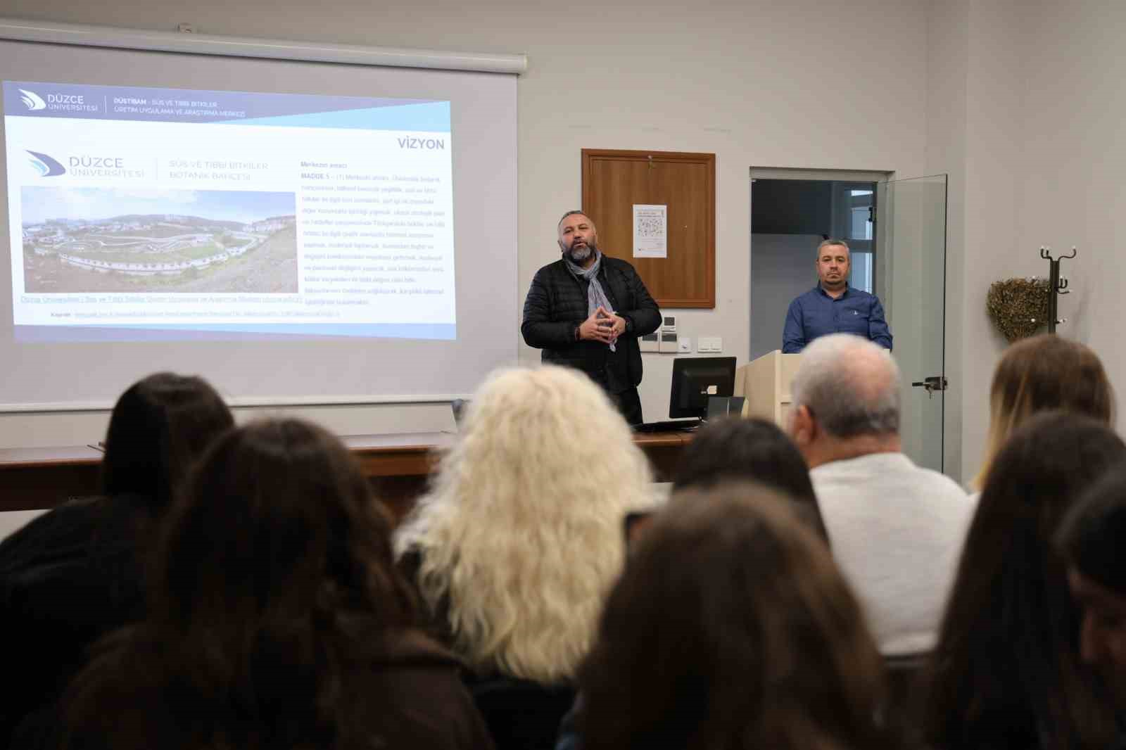 Akçakocalı öğrenciler botanik bahçesine hayran kaldı
